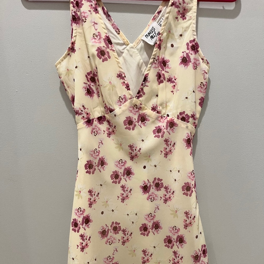 Floral v neck mini dress
